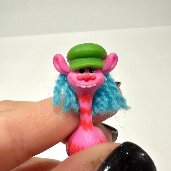 DreamWorks Trolls Surprise Blind Bag Cooper Mini Figure Series 3 - Picture 2 of 6